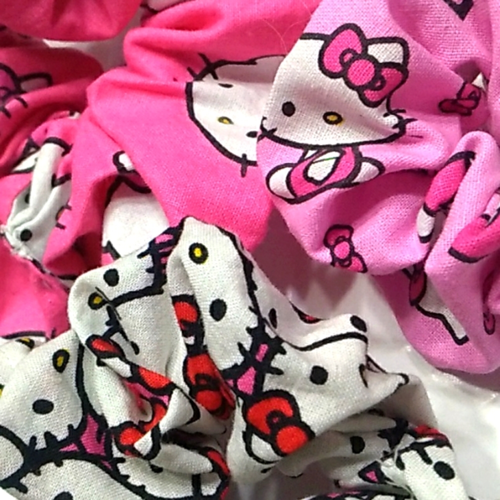 Hello kitty scrunchie Set - Picture 2 of 3